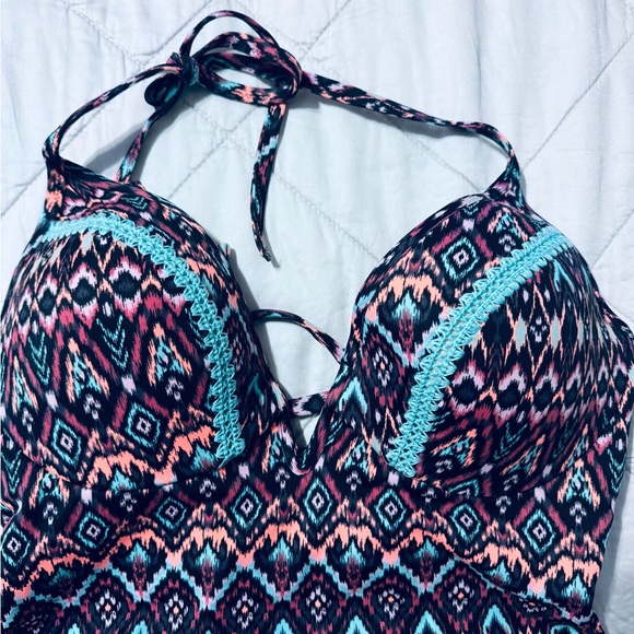 Multicolor Patterned Swimsuit - Picture 3 of 3